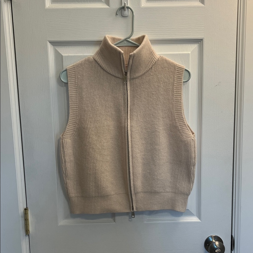 Women's Cream Zip-Up Vest